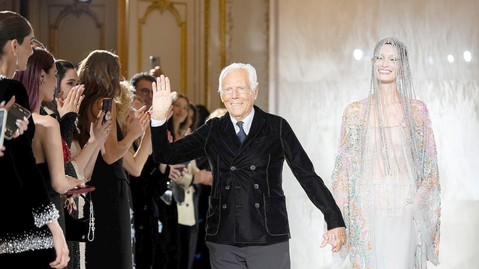 Modemacher Giorgio Armani ist in Alter von 91 Jahren gestorben. (Archivbild) Foto: Lewis Joly/AP/dpa
