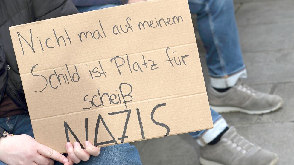 Es dauert heute oft nicht lange und die schweren rhetorischen Geschütze werden aufgefahren. Beliebte Munition: der „Nazi“-Vorwurf. Foto: Imago/Müller-Stauffenberg