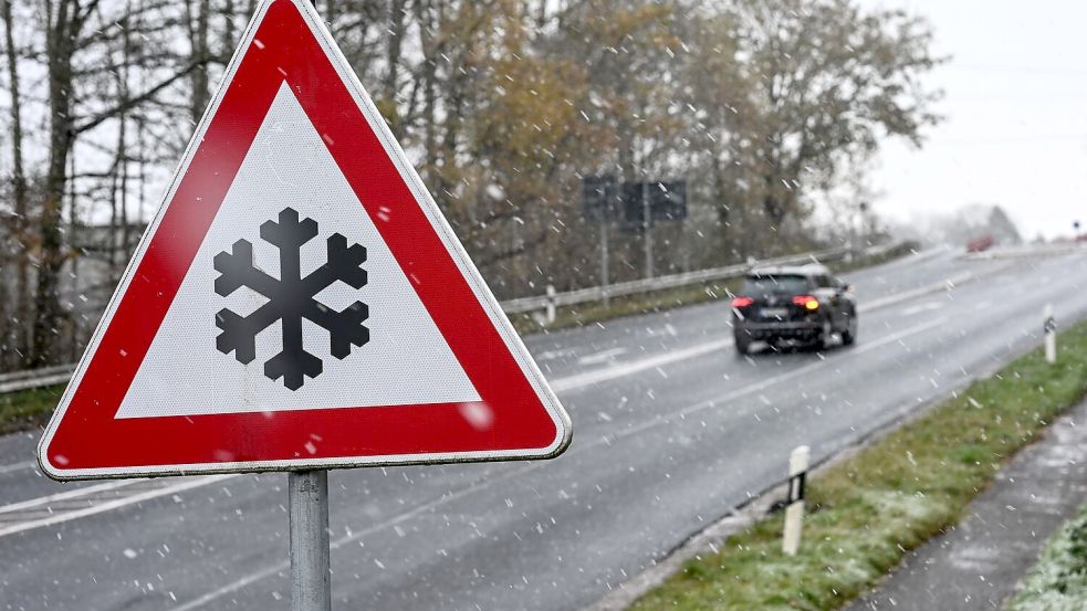 Wegen Glatteis ist es in Sachsen zu dutzenden Unfällen gekommen. Foto: Lars Penning