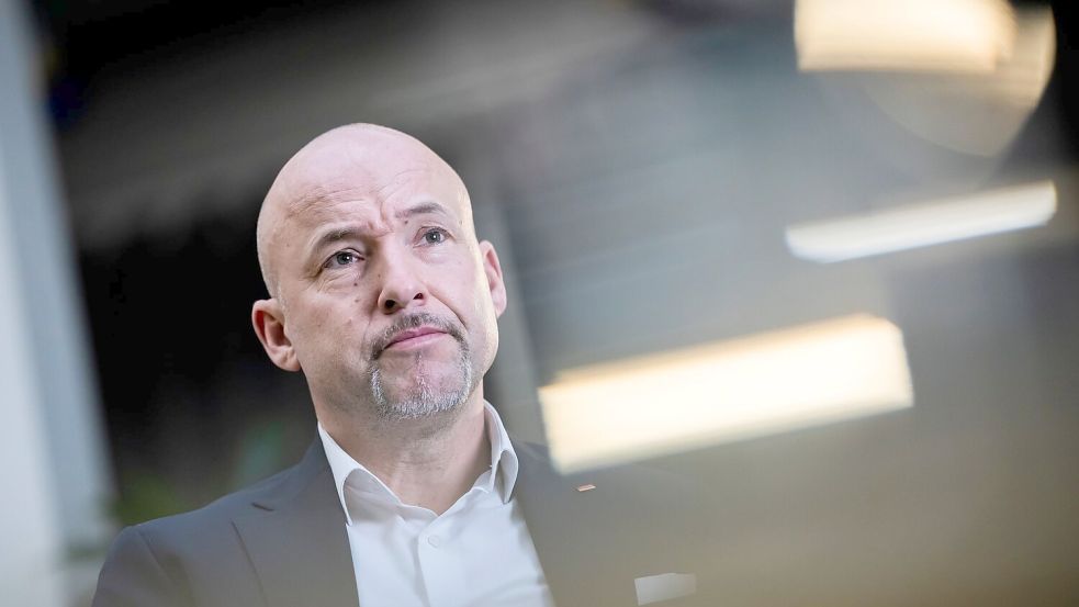 CSU-Landesgruppenchef Hoffmann hält die AfD für ein „Sicherheitsrisiko“. Foto: Christoph Soeder/dpa