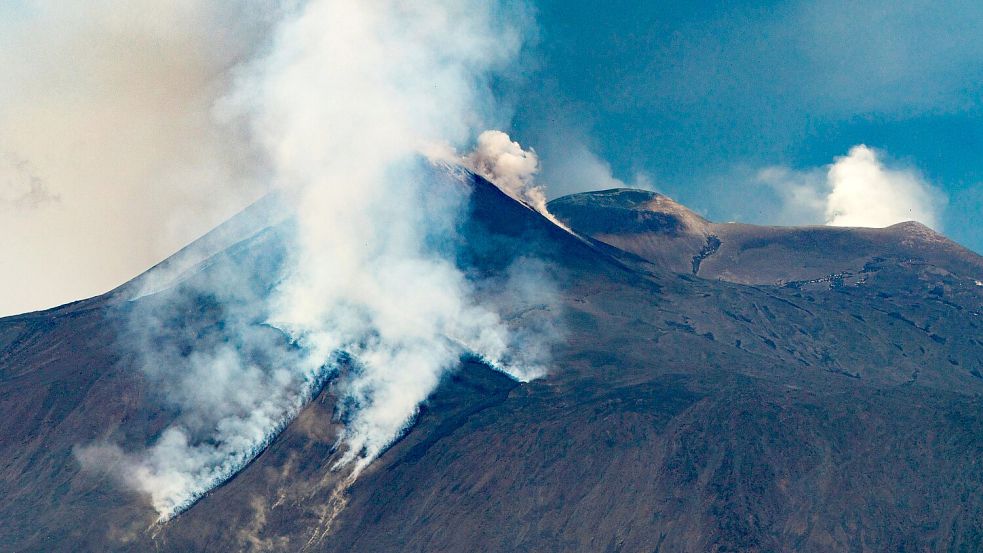 Der rund 3.350 Meter hohe Ätna ist Europas größter aktiver Vulkan. (Archivbild) Foto: Giuseppe Distefano/AP/dpa