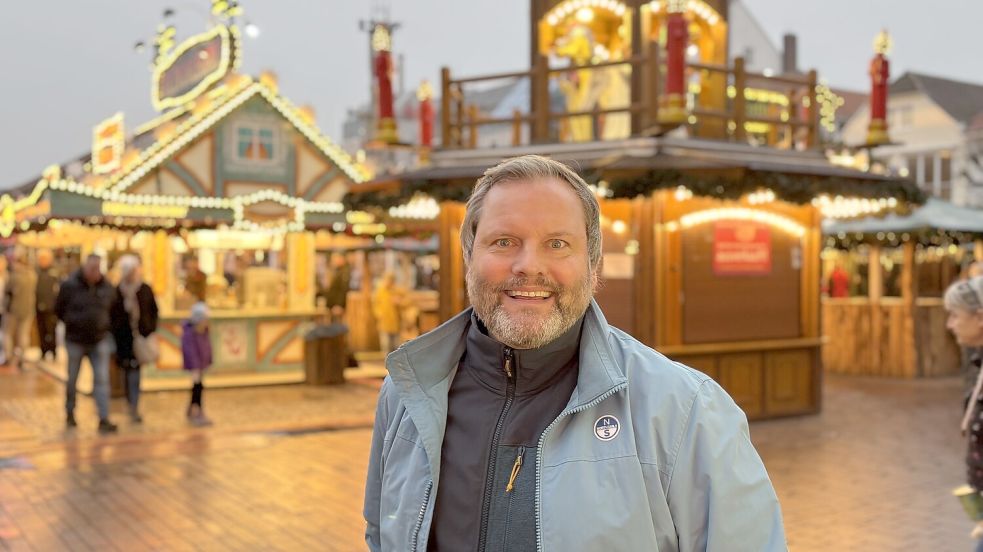 KV-Vorsitzender Udo Hippen zieht für die Kaufmannschaft in Aurich eine positive Bilanz für das Jahr 2025. Foto: Lasse Paulsen