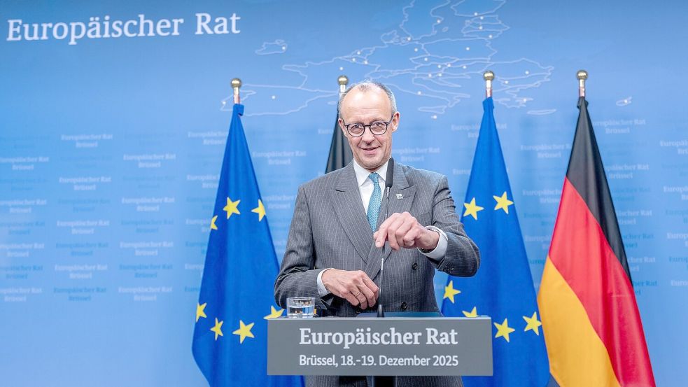 Stärkung des Zusammenhalts Europas: Das ist mit 54 Prozent mit Abstand das Thema, um das sich die Bundesregierung von Kanzler Friedrich Merz (CDU) im neuen Jahr besonders kümmern sollte. Foto: Michael Kappeler/dpa