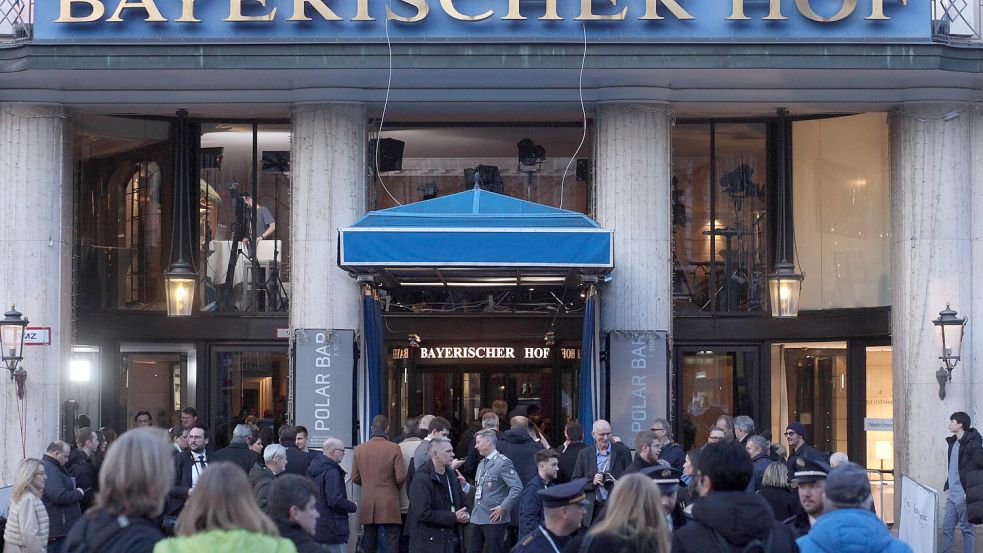 Illustres Treffen höchster Sicherheitsstufe: Bei der Münchner Sicherheitskonferenz treffen sich Regierungschefs, Politiker, Militärs und Experten im Hotel Bayerischer Hof. Foto: IMAGO/dts Nachrichtenagentur