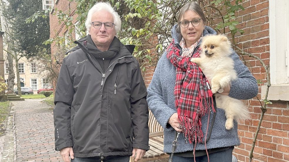 Balduin und Nicole Fontaine kennen die Besitzerinnen von Buffy und setzten sich für die Mischlingshündin ein. Foto: Mieke Matthes