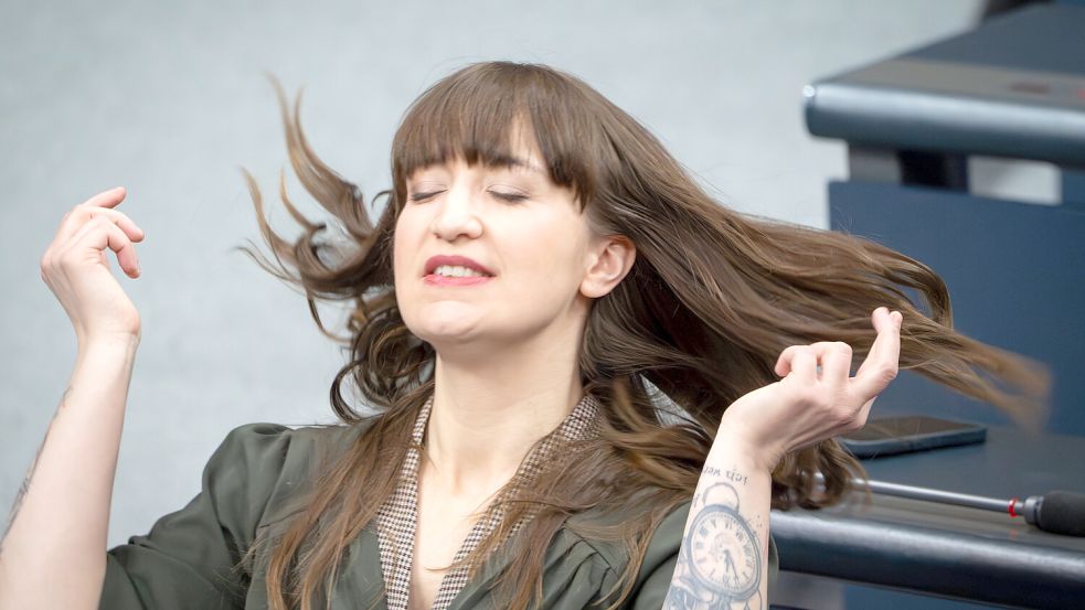 Energiebündel im Bundestag: Linken-Fraktionschefin Heidi Reichinnek. Foto: IMAGO/Political-Moments