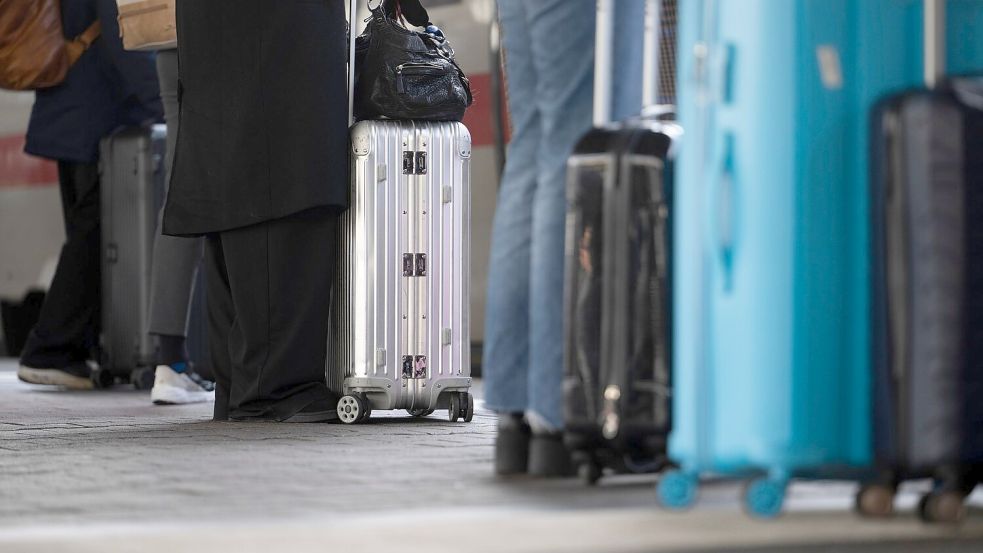 Über Lautsprecher werden Reisende immer wieder sensibilisiert, ihr Gepäck vor Dieben zu schützen. (Illustration) Foto: Marijan Murat