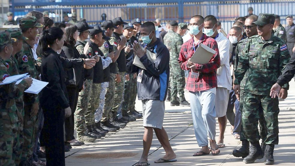 Die kambodschanischen Soldaten waren 155 Tage in Thailand inhaftiert gewesen. Foto: Uncredited/AGENCE KAMPUCHEA PRES