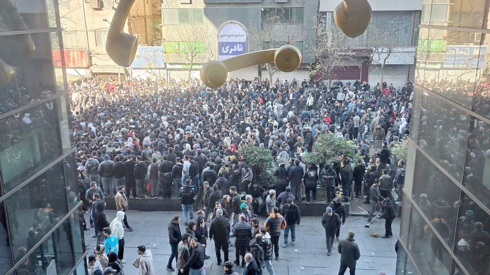 Die Proteste hatten am Sonntag begonnen, nachdem die Landeswährung Rial innerhalb weniger Stunden auf ein neues Rekordtief gefallen war. (Archivbild) Foto: Social Media