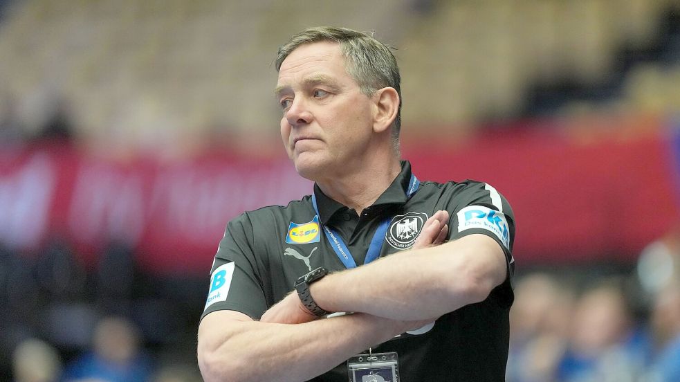 Bundestrainer Alfred Gislason sieht der EM mit großer Vorfreude entgegen. (Archivbild) Foto: Sören Stache