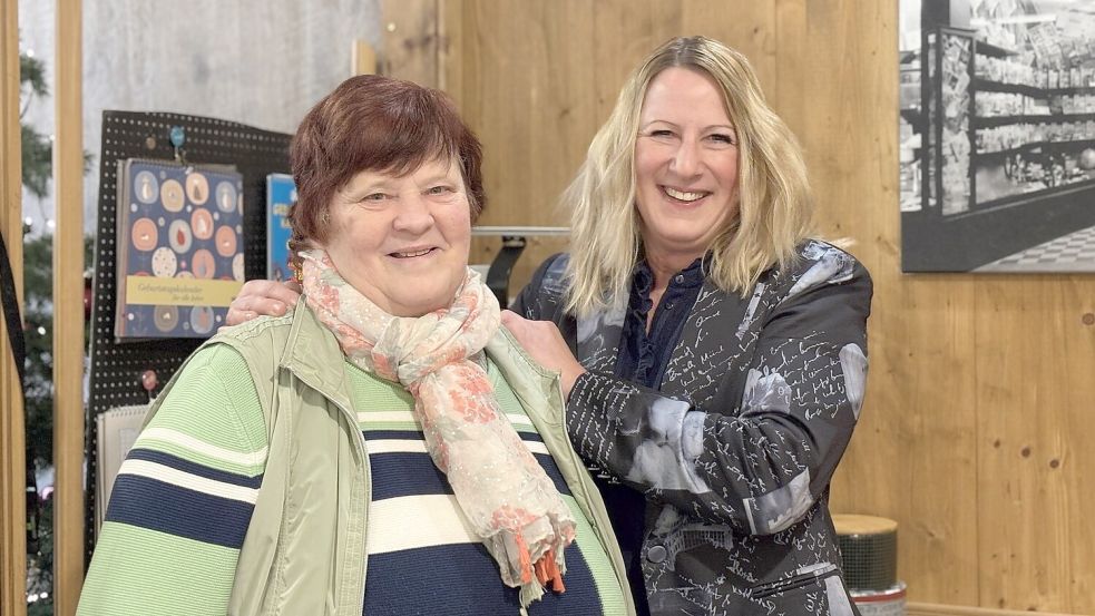 Seit fast 20 Jahren arbeiten Edda Geiken (links) und Alexandra Schneemilch schon gemeinsam bei Abegg in Aurich. Foto: Eva van Loh