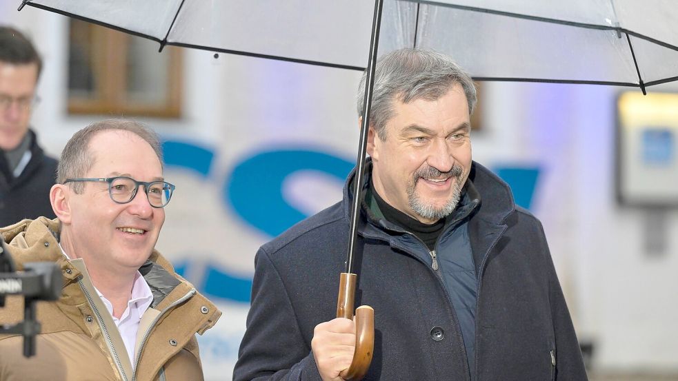 Bereits vor einem Jahr erhoben Alexander Dobrindt und Markus Söder (beide CSU) auf der Klausur in Seeon teils scharfe Forderungen. (Archivbild) Foto: Peter Kneffel/dpa