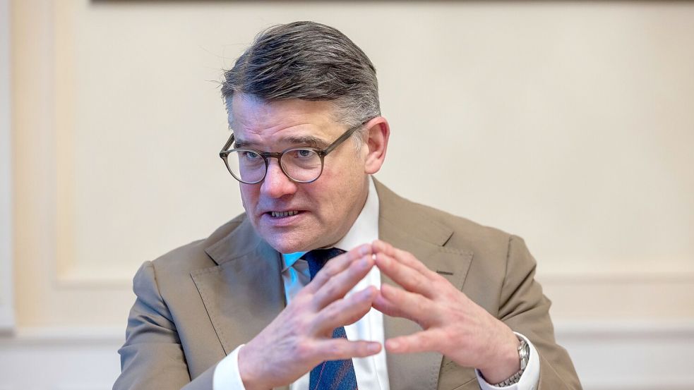 Bei den Kommunalwahlen entscheidet sich nach den Worten von Regierungschef Rhein, wie die Menschen „zur Politik stehen und wie sie die Demokratie bewerten“. Foto: Helmut Fricke/dpa