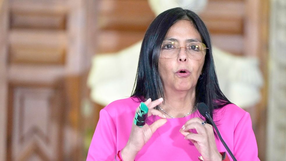 Nach der Gefangennahme des venezolanischen Präsidenten Nicolás Maduro durch die USA ist Vizepräsidentin Delcy Rodríguez laut Verfassung mit der Staatsführung beauftragt. Foto: Ariana Cubillos/AP/dpa