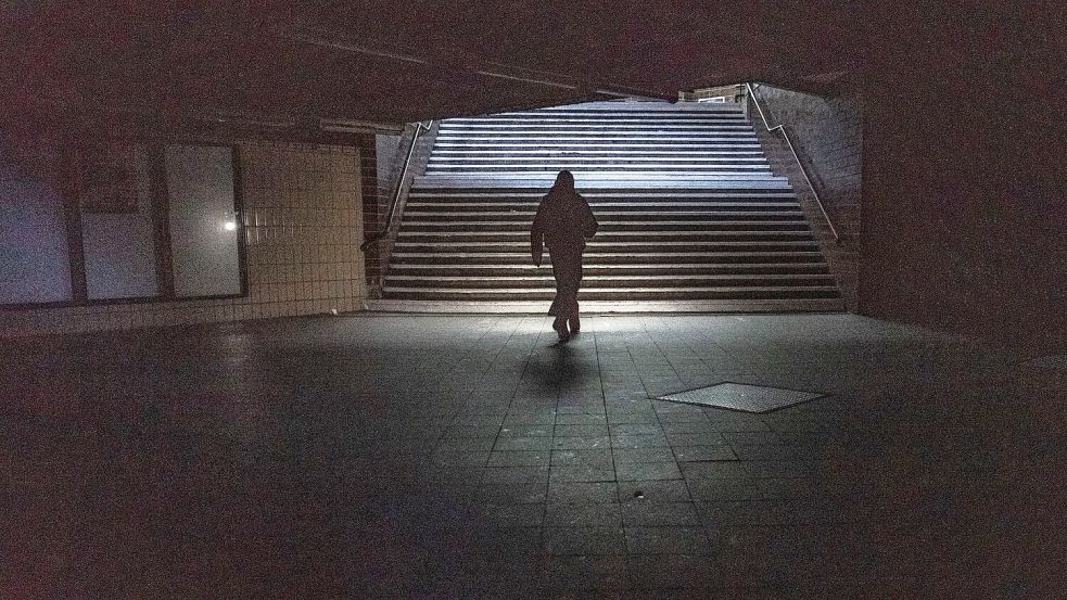 Für viele ein Schock: Noch bis Donnerstag könnten Teile des Berliner Südwestens ohne Strom bleiben. Foto: Michael Kappeler/dpa