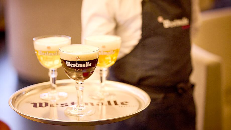 Seit 1836 werden im Trappistenkloster Westmalle Biere gebraut. Bekannt sind vor allem das dunkle Dubbel und das goldgelbe Tripel. Foto: Wetsmalle images/Abdij brouwerij