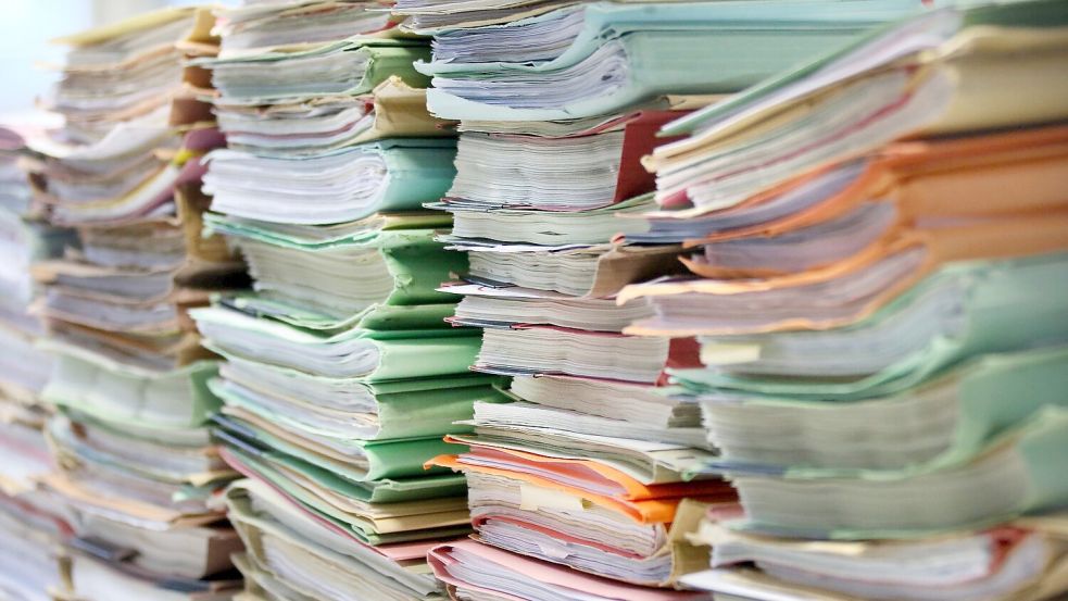 Schätzungen zufolge werden nur etwa ein bis drei Prozent aller in Deutschland gesprochenen Gerichtsurteile der Öffentlichkeit zugänglich gemacht. (Symbolbild) Foto: Stephanie Pilick/dpa