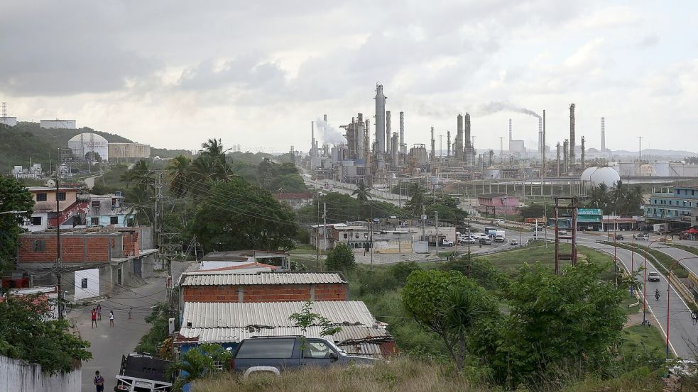 Auch die Verstaatlichung von Ölunternehmen hat die Produktion einbrechen lassen. Foto: Jesus Vargas