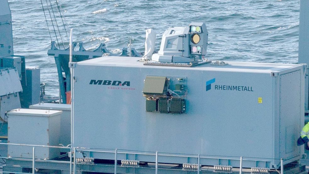 Der Laserdemonstrator von Rheinmetall und MBDA auf einem deutschen Marineschiff. Inzwischen ist er an Land gebracht worden. Foto: -/Rheinmetall/dpa