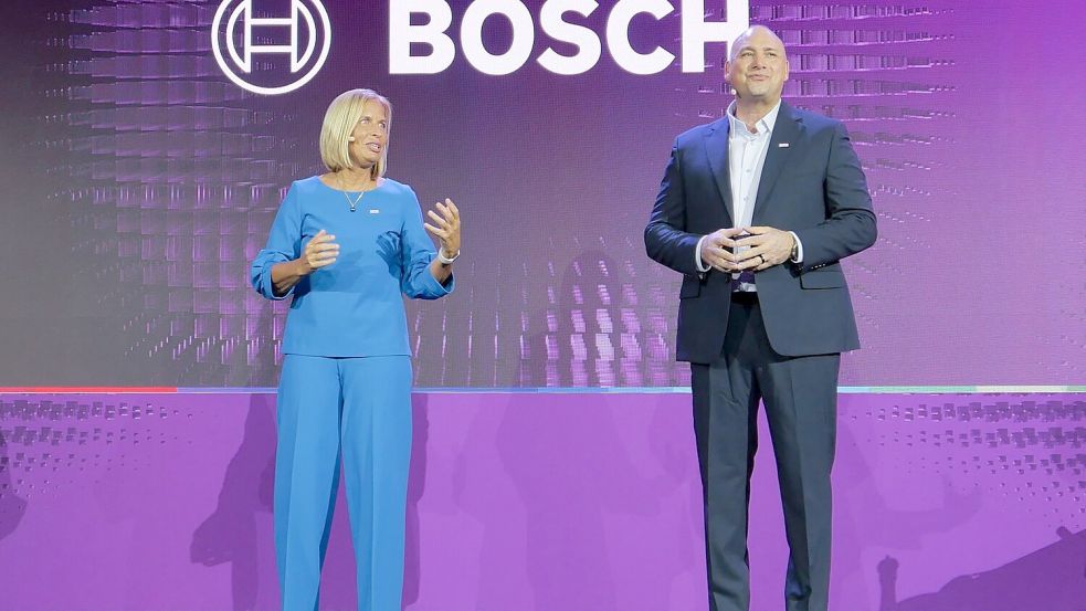 Bosch hat auf der Technikmesse CES ein KI-basiertes Fahrzeug-Cockpit vorgestellt. Foto: Christoph Dernbach