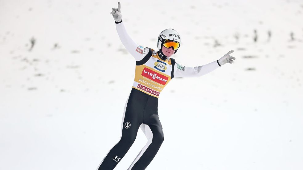 Triumph perfekt: Prevc jubelt in Bischofshofen. Foto: Daniel Karmann
