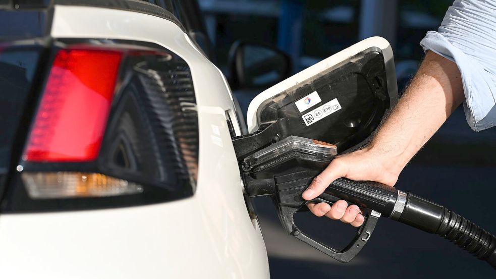 Die CO2-Abgabe wird unter anderem auf Kraftstoffe erhoben. 21,4 Milliarden Euro kamen 2025 zusammen. (Symbolbild) Foto: Monika Skolimowska