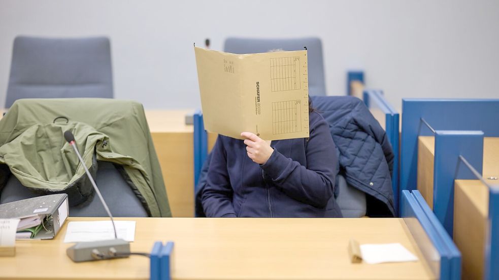 Der Prozess begann ohne den angeklagten Großvater Foto: Bernd Thissen