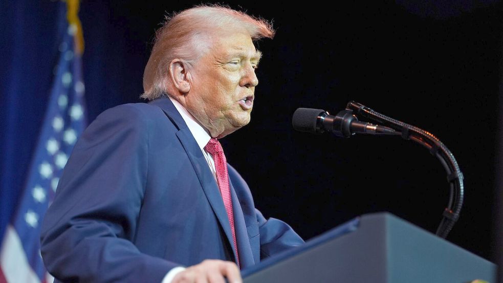 US-Präsident Donald Trump will US-Rüstungs- und Verteidigungsunternehmen erstmal keine Dividendenausschüttungen und Aktienrückkäufe erlauben. (Archivfoto) Foto: Evan Vucci/AP/dpa