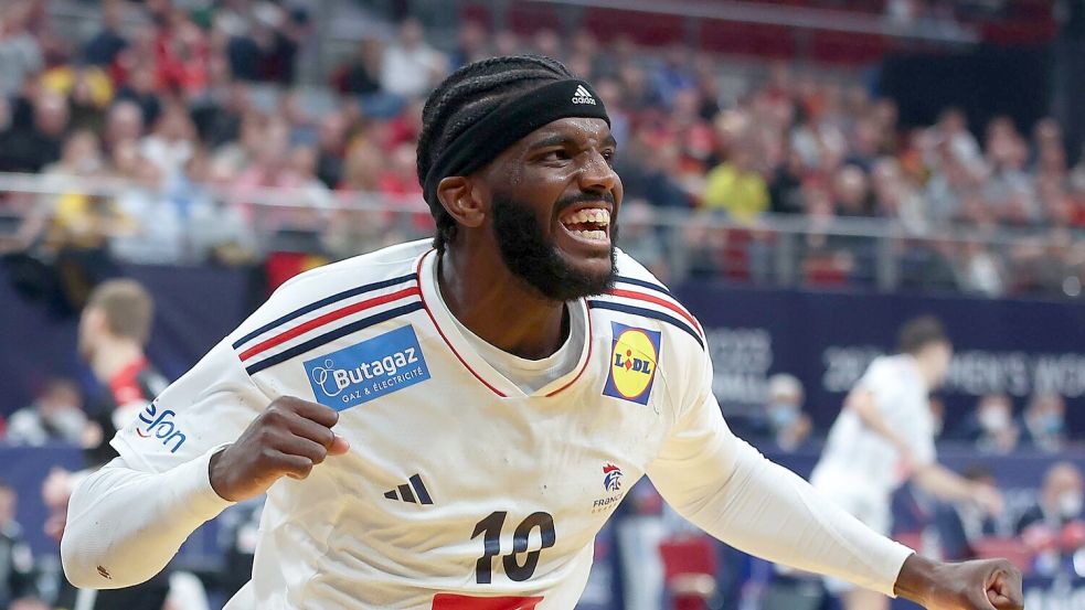 Der französische Handball-Nationalspieler Dika Mem spielt bald für Berlin. (Archivbild) Foto: Jan Woitas