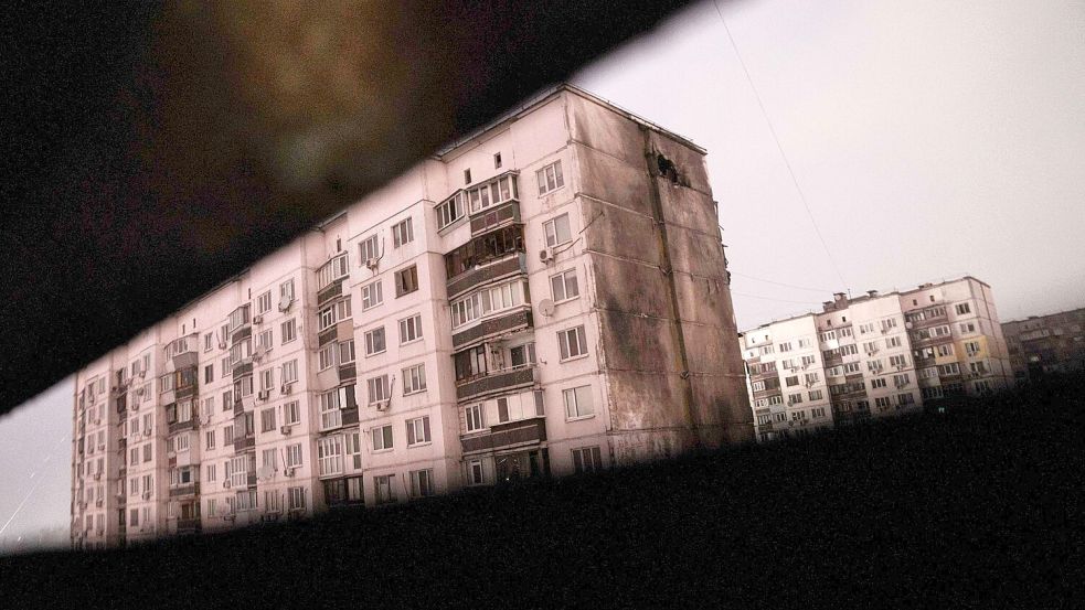 Kiew ist hart getroffen. Foto: Evgeniy Maloletka/AP/dpa