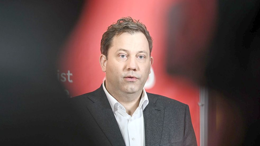 Klingbeil reist zu einem Finanzminister-Treffen. (Archivbild) Foto: Britta Pedersen/dpa