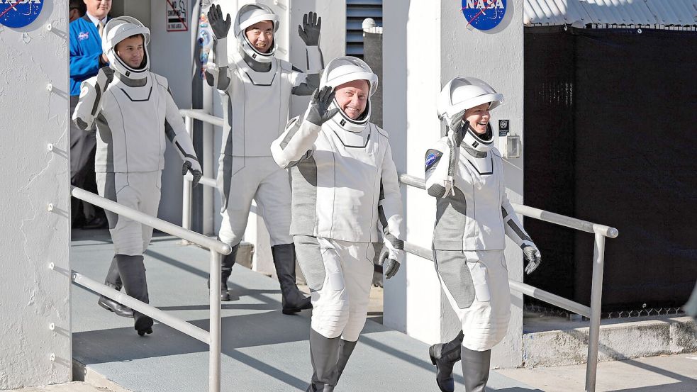 Die Crew-11 wird vorzeitig zurückgeholt. (Archivbild) Foto: John Raoux/AP/dpa