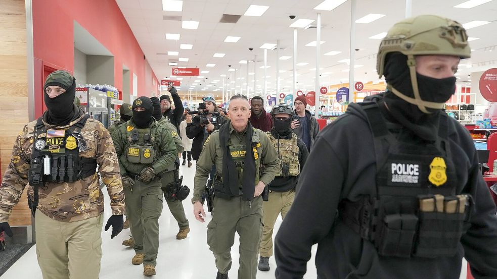 Der Einsatz der Bundesbeamten in Minnesota sei verfassungswidrig und illegal, heißt es in der Minnesota-Klage. Foto: Adam Gray/AP/dpa