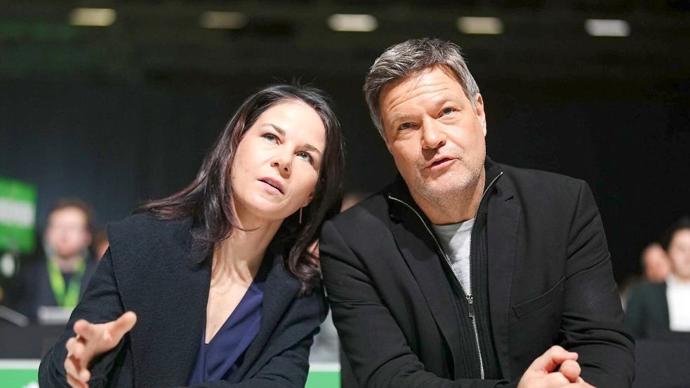 Annalena Baerbock und Robert Habeck werden in dem Gedicht aufs Korn genommen. (Archivbild) Foto: Kay Nietfeld/dpa