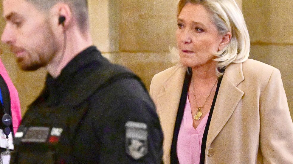 Marine Le Pen beim Berufungsprozess in Paris. Foto: IMAGO/Bestimage