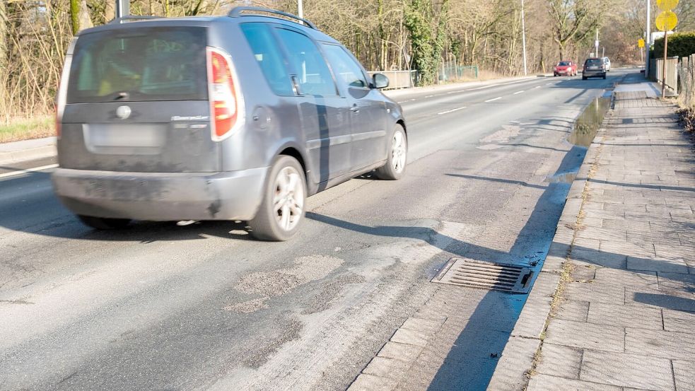 Die Mindener Straße in Osnabrück gleicht stellenweise einer Buckelpiste Foto: André Havergo