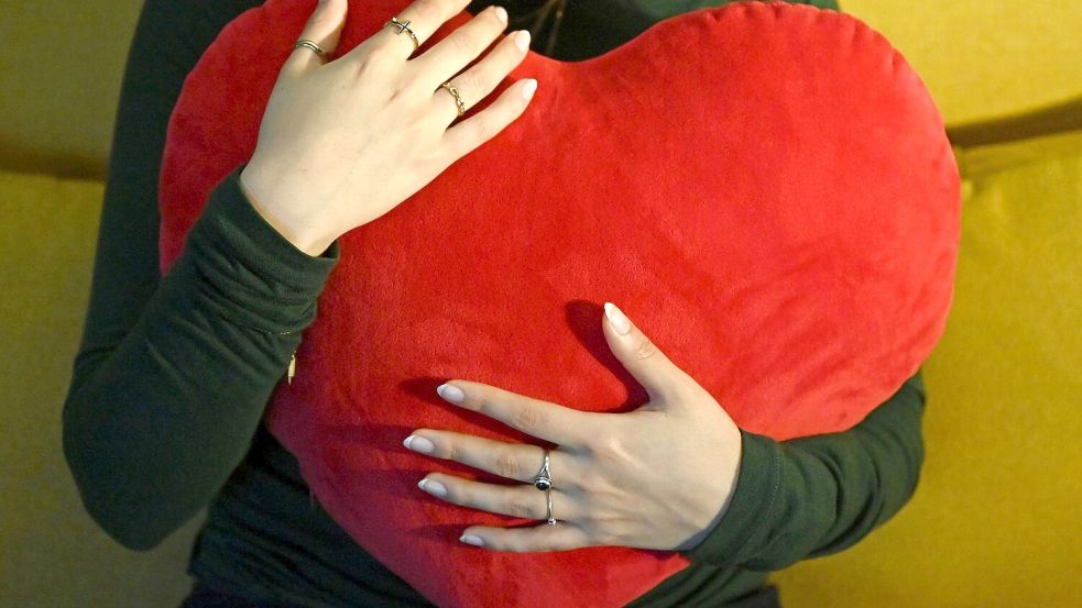 Für die Studie wurden Antworten von mehr als 17.000 jungen Menschen ausgewertet. Foto: Elisa Schu/dpa