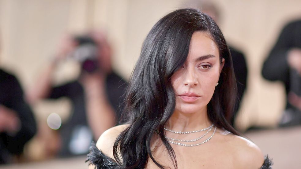 Der britische Musikstar Charli xcx wird zur Berlinale erwartet. (Archivbild) Foto: Richard Shotwell/Invision/AP/dpa