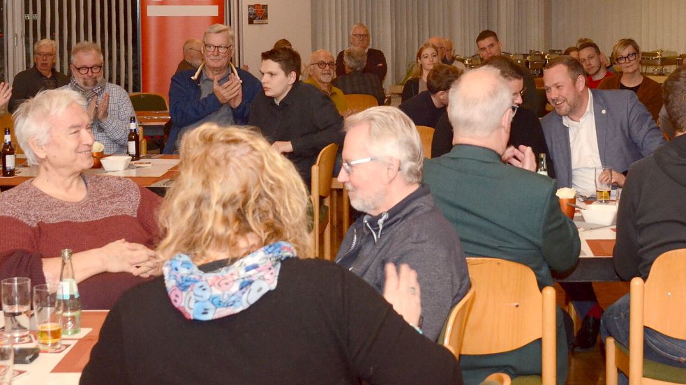 Im Gespräch bleiben in Osnabrücks Osten: Darum ging es an dem Abend in Lüstringen, zu dem der SPD-Ortsverein lud. Foto: Foto Wallenstein/SPD Darum-Gretesch-Lüstringen