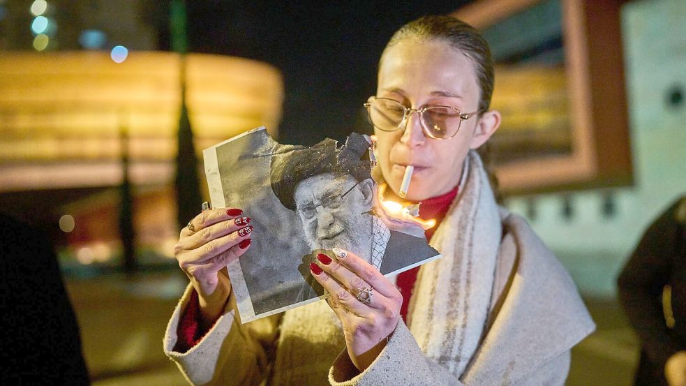 Demonstranten in Israel solidarisieren sich mit den Protesten im Iran. Foto: Ohad Zwigenberg/AP/dpa