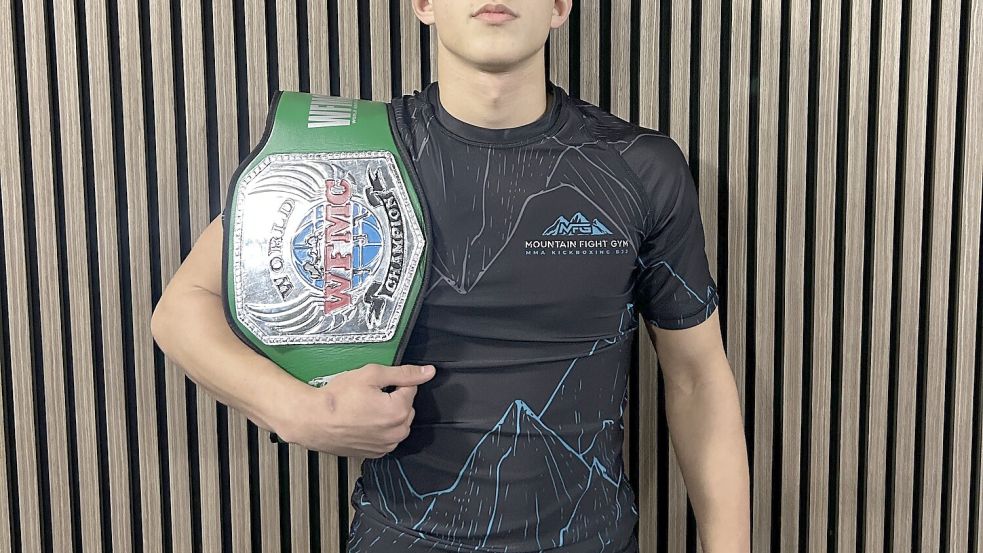 Maxim Demtschuk vom Mountain Fight Gym hat sich 2024 die MMA-Weltmeisterschaft gesichert, nun will er sich vor heimischer Kulisse in Stellung bringen. Foto: Domenik Schelawski
