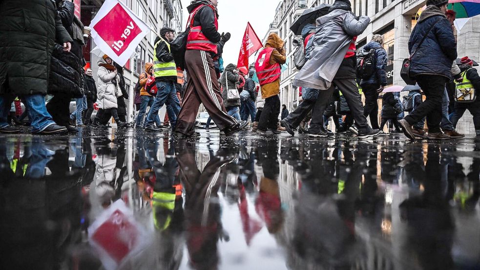 Wie hier in Berlin werden Warnstreiks in den kommenden Wochen verstärkt spürbar sein. Foto: Britta Pedersen/dpa