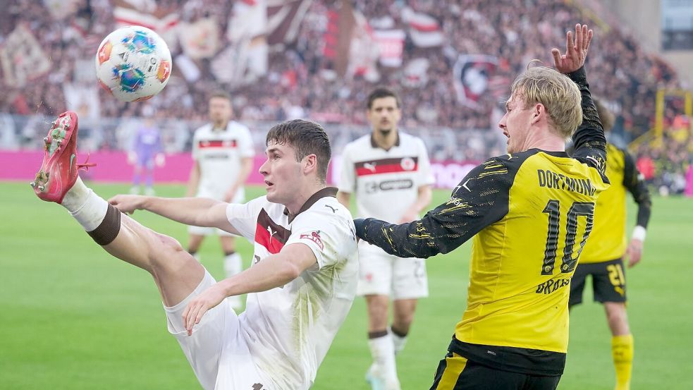 Nichts für Ästheten: Der BVB besiegt den FC St. Pauli. Foto: Bernd Thissen