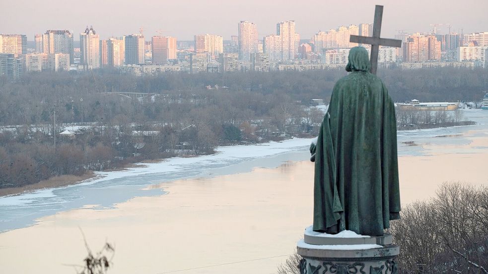 Besonders im Winter treffen die russischen Drohnenangriffe auf die Energieinfrastruktur die Ukraine schwer. (Archivbild) Foto: Danylo Antoniuk/Ukrinform/dpa