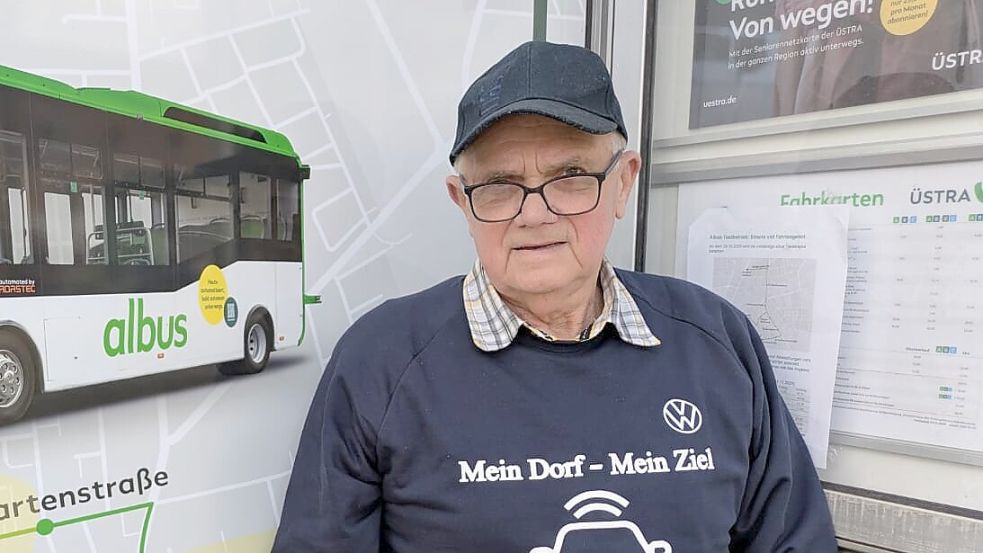Heinrich Hallwaß aus Abbingwehr würde die Glocken seiner Kirchengemeinde gerne öfter läuten hören, auch am Morgen. Das trifft auf Gegenwehr. Foto: privat