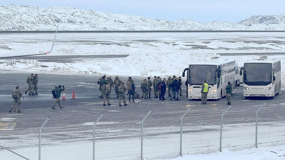 Erst am Freitag angekommen: Die Bundeswehr hat ihr Erkundungsteam aus Grönland wieder abgezogen. Foto: Julia Wäschenbach