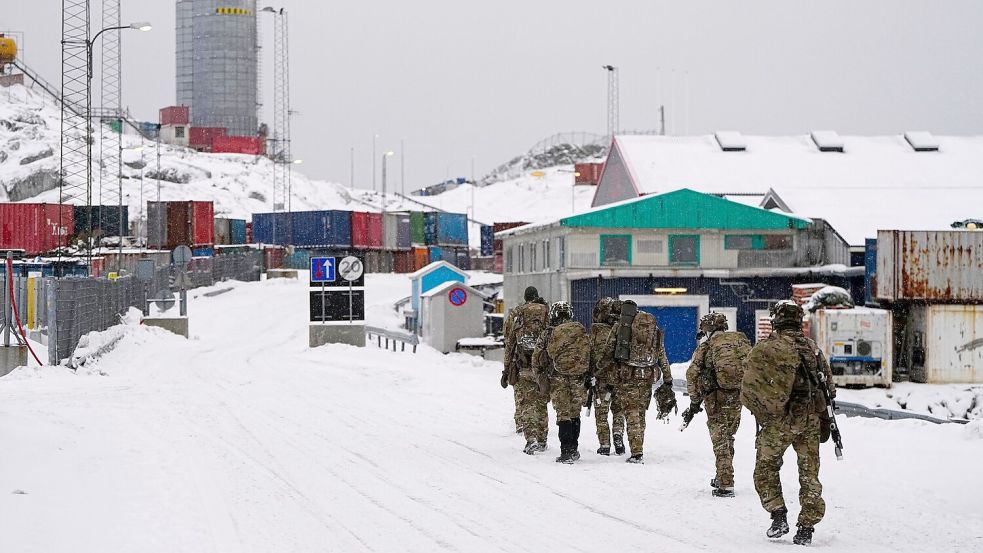 Dänische Soldaten im Hafen von Nuuk an Land. (Archivbild) Foto: Mads Claus Rasmussen/Ritzau Scan