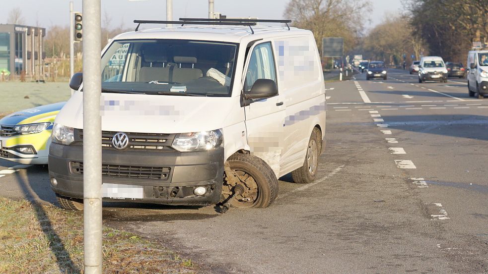 Auf der Bundesstraße in Aurich gab es einen Unfall. Foto: Jurij Babanin