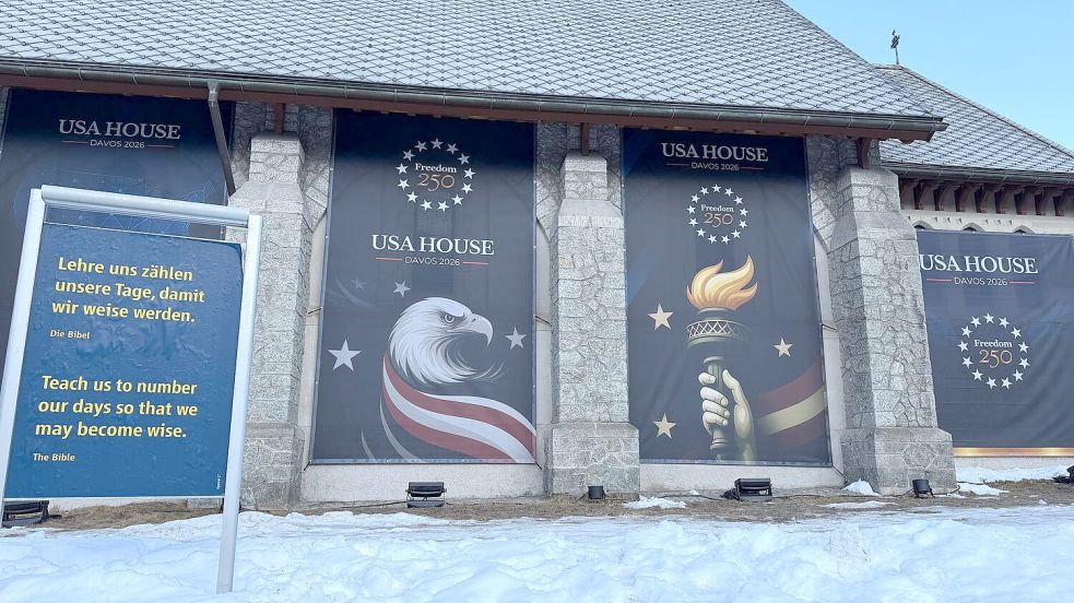 USA House in Davos: Pomp und Glaube eng beieinander. Foto: Benedikt von Imhoff