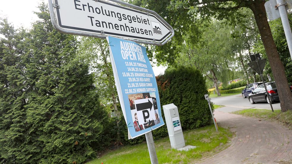 Am ersten Veranstaltungswochenende 2025 kam es auf der „Konzertroute“ durch Tannenhausen zu Staus und Verzögerungen. Foto: Romuald Banik